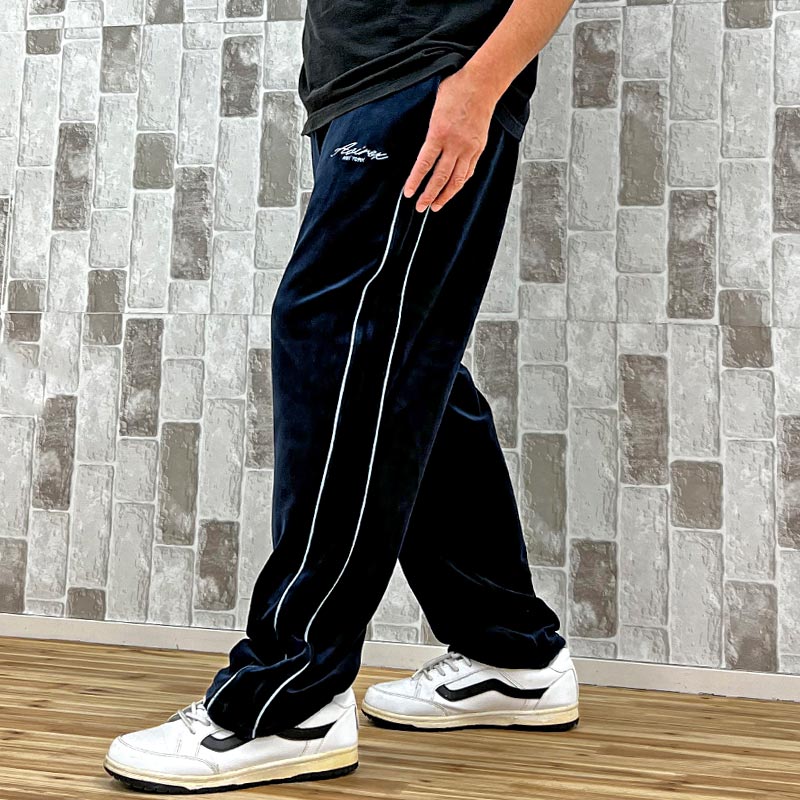 AVIREX アヴィレックス VELOUR PANTS CURSIVE LOGO ベロア パンツ カーシヴロゴ トラック パンツ ジャージ –  TopIsm