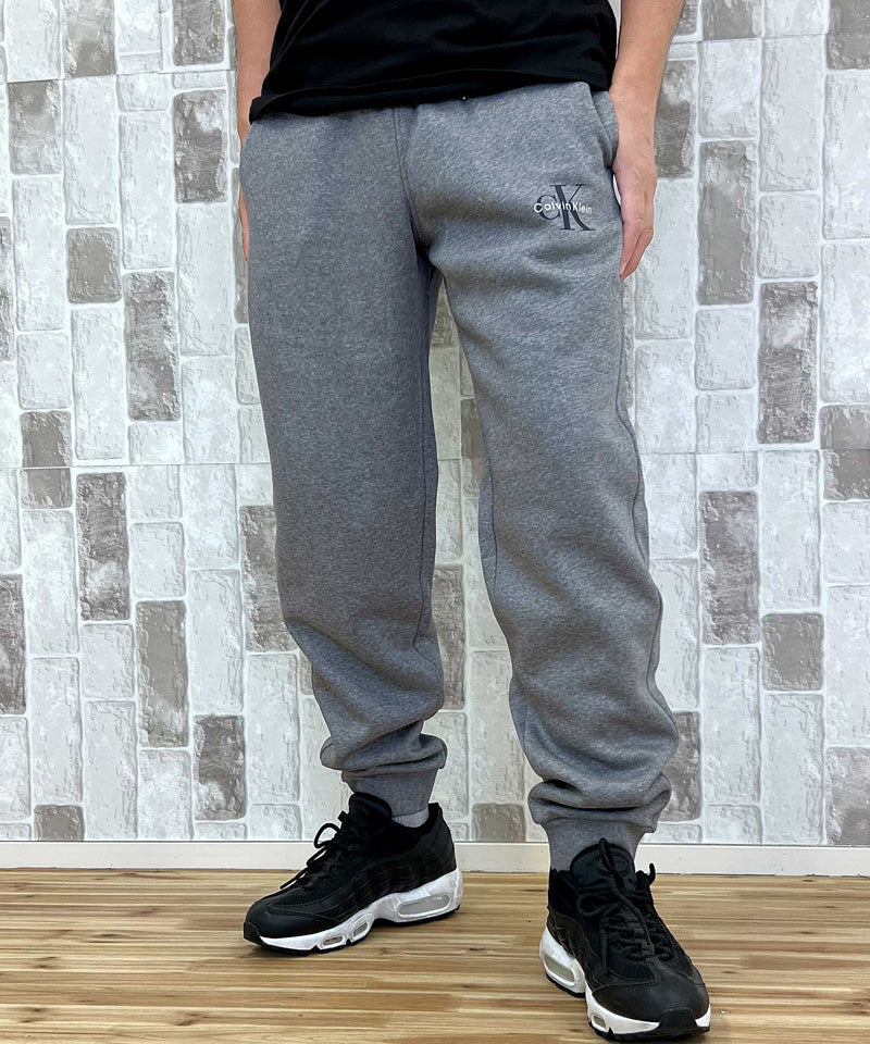 Calvin Klein カルバンクライン CK モノグラムロゴ スウェット
