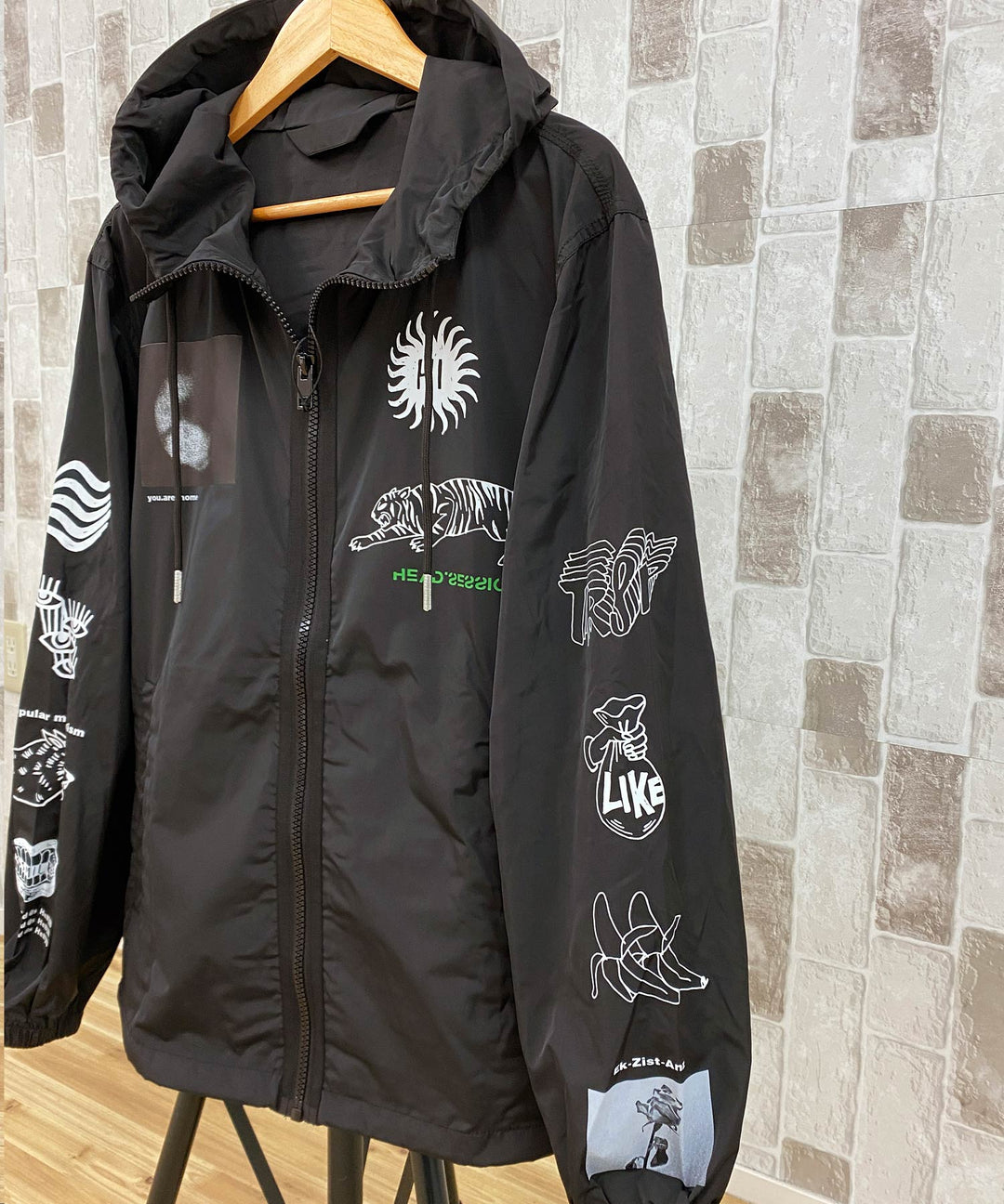 ディーゼル DIESEL グラフィックプリント ショート丈クロップドトレーナーM ディーゼル DIESEL グラフィックプリント ショート丈クロップド